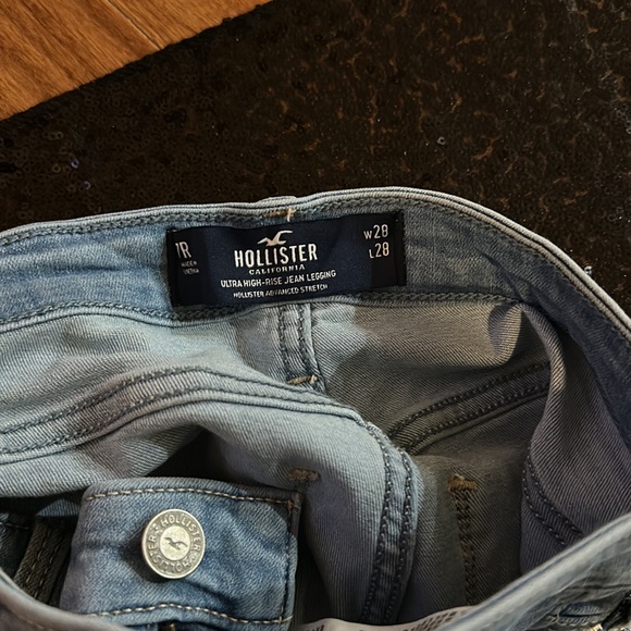 Hollister Ultra High Rise Jean Legging Advanced Stretch - Picture 2 of 3